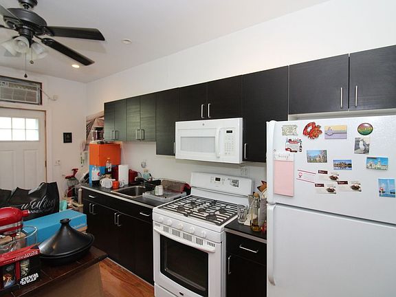 3rd image of 214 Driggs Ave APT 1R
