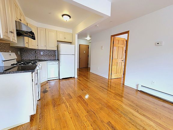 4th image of 20-59 Steinway St #2F