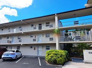 9940 47th Ave N APT 320, Saint Petersburg, FL 33708