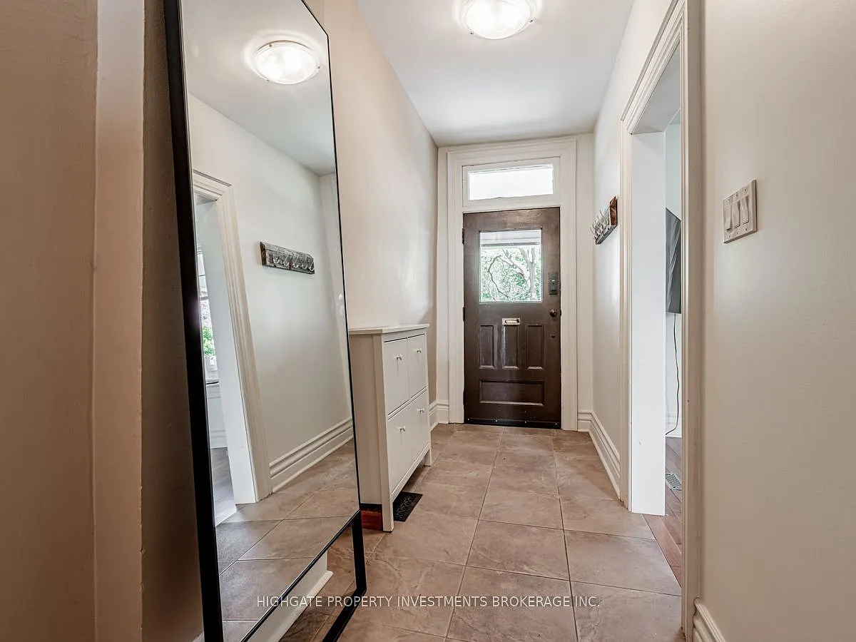 6 bed, $5,400 — Photo 2