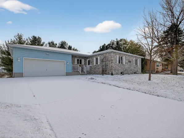 1508 Hickory Heights Dr, Waverly, IA 50677