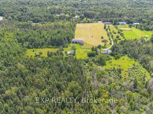 8037 Parkway Rd, Ottawa, ON K0A 2P0