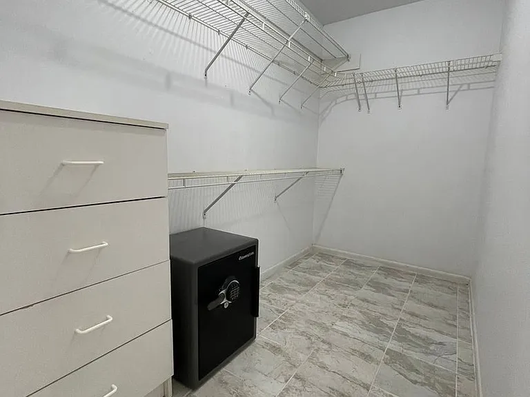 710 Raymond Cir — Photo 11