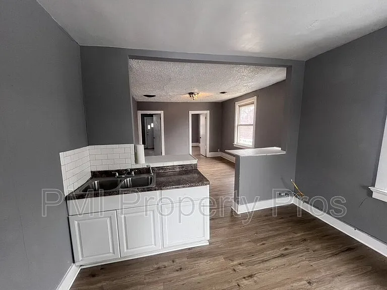 2945 N 23rd St — Photo 23