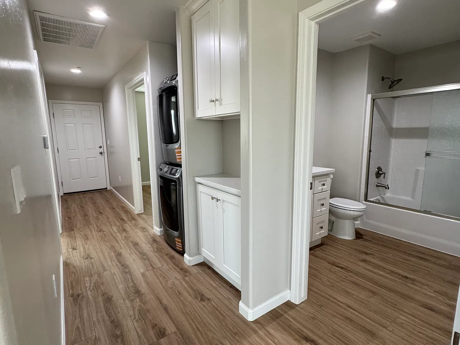 2 bed, 1.5 bath, 988 sqft, $1,600 — Photo 1