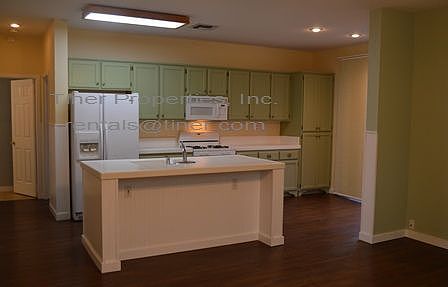 5th image of 19 Granada Pass Ct