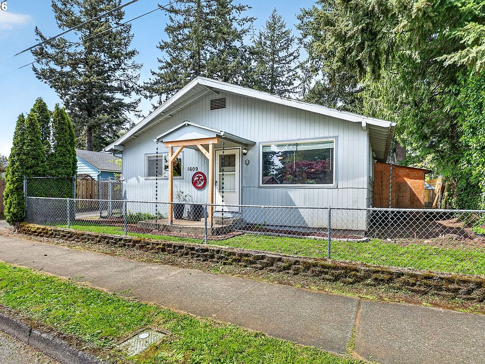 1st image of 1609 SE 148th Ave