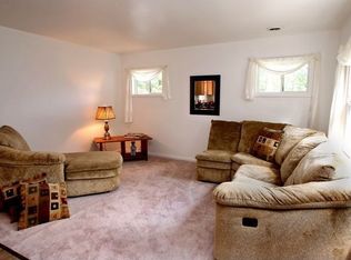33569 N Forest Dr, Gages Lake, IL 60030