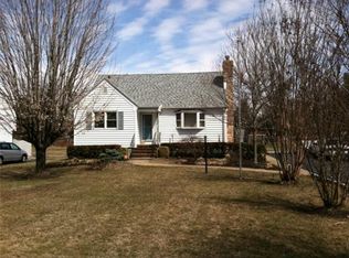 145 Farrell St, Somerset, NJ 08873