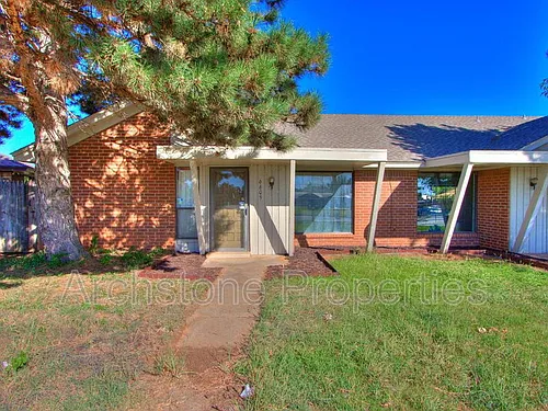 6605 Lyrewood Ln Photo 1