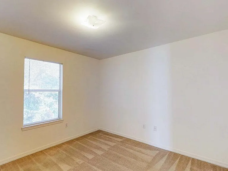 895 Silverwood Dr #5 — Photo 15