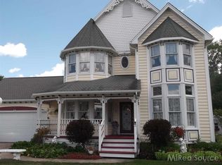 212 Victoria Ct, Saint Clair, MI 48079