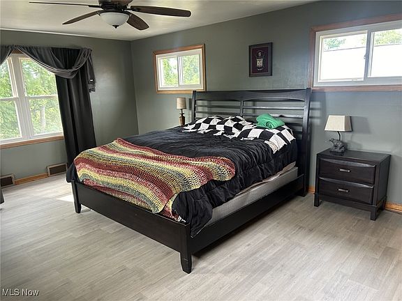 3rd image of 106 Hillcrest Dr