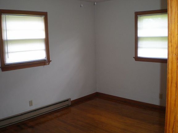 4th image of 248 Ewell Ln #A