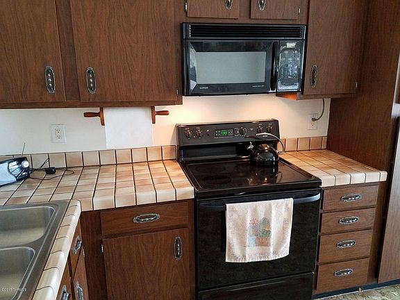 2nd image of 8231 N Emerine Pl