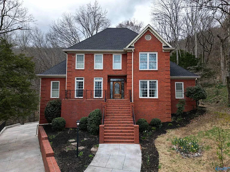 1319 Chesterfield Rd SE — Photo 3