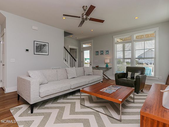 5th image of 3510 E Dolphin Dr