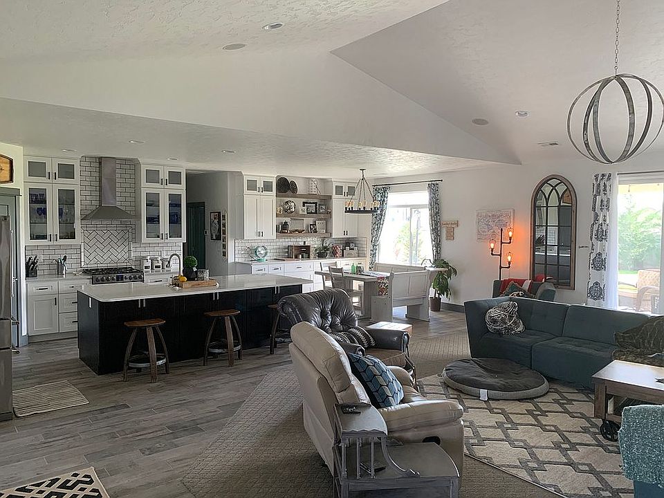 1st image of 1121 Belmont Blvd