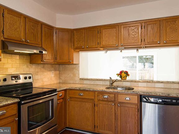 5th image of 12145 Island View Cir