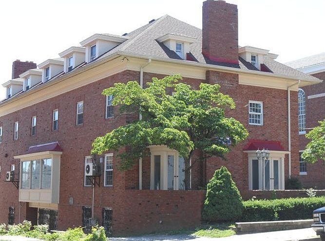 1st image of 8 N College St