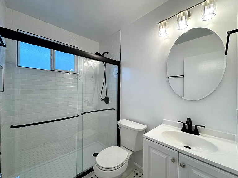 994 Karol Way #C — Photo 11