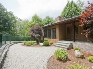 205 Loomis Rdg, Westfield, MA 01085