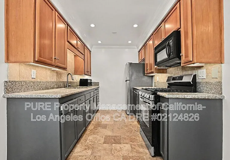 1527 Harvard St #3 — Photo 5