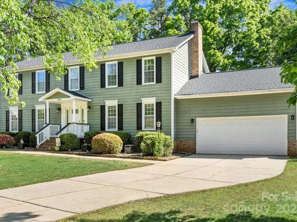 16614 Beech Hill Dr, Huntersville, NC 28078