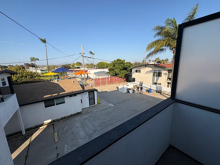 907 D Ave #5 — Photo 3