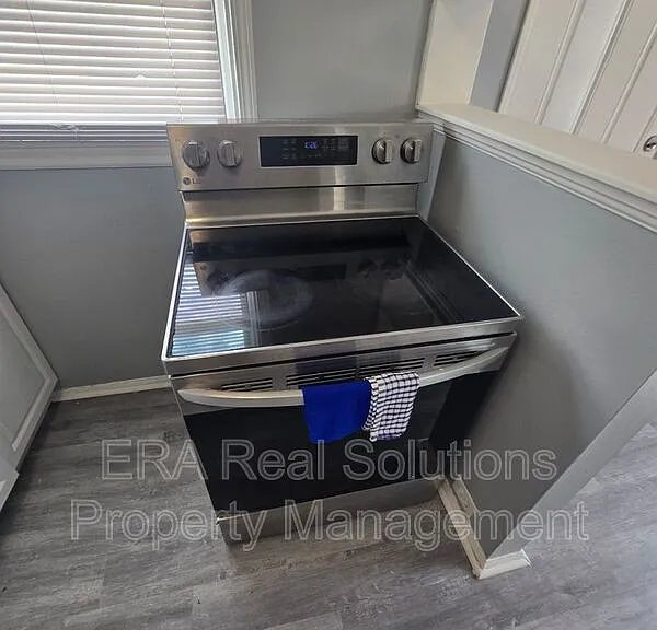 2065 W Mound St — Photo 11
