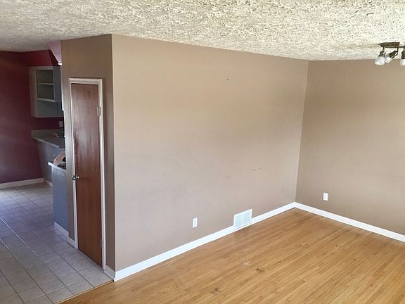 4th image of 28 Cameron Cres