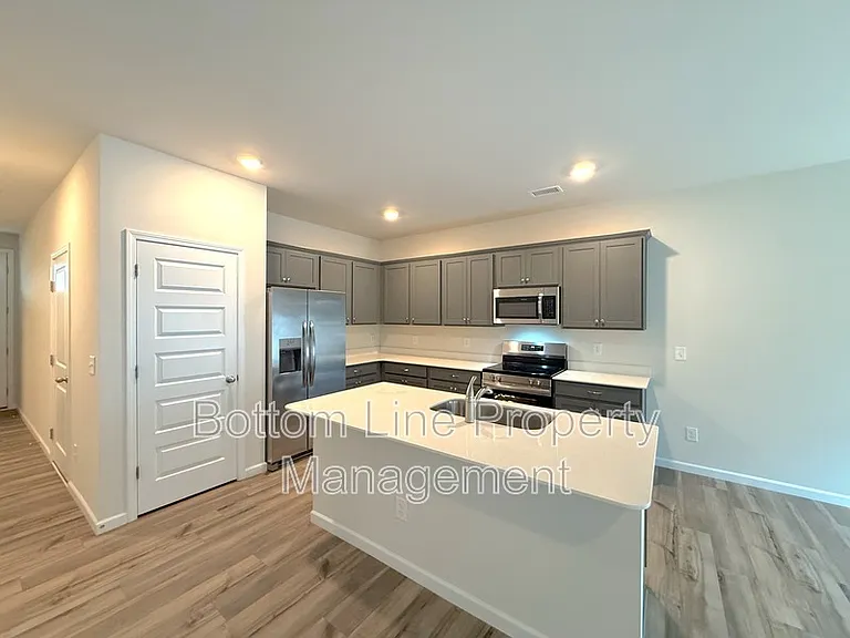 2735 Winn Mill Dr — Photo 6
