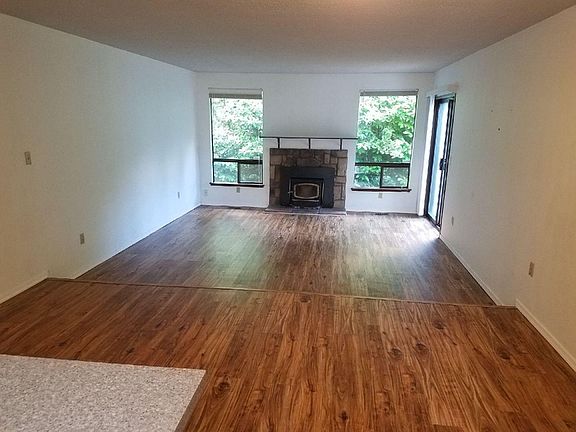3rd image of 6302-6304 79th St W #1