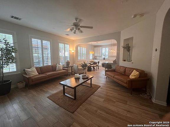 5th image of 407 ELKGROVE CT
