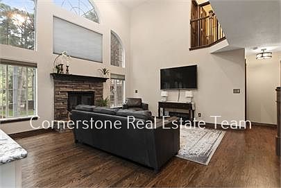 4th image of 355 Paisley Dr