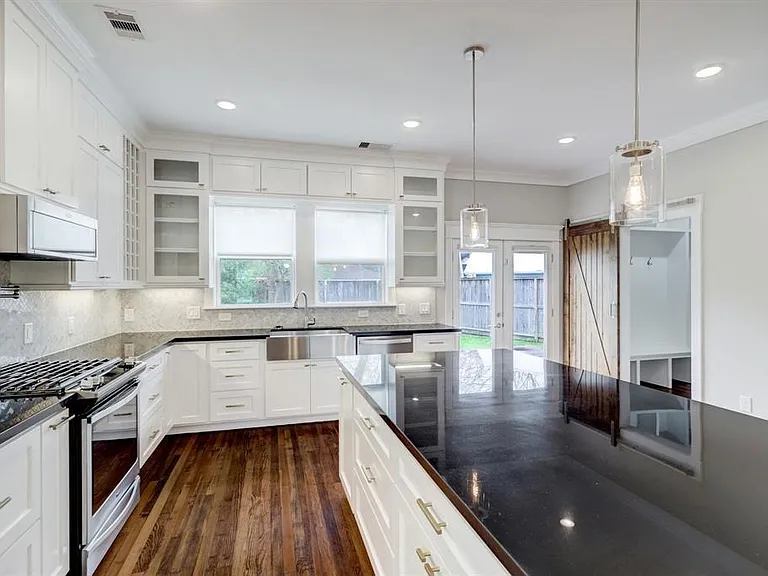 317 Telephone Rd — Photo 12