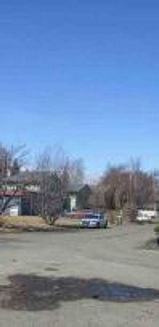 Exterior Neighborhood (street photo)