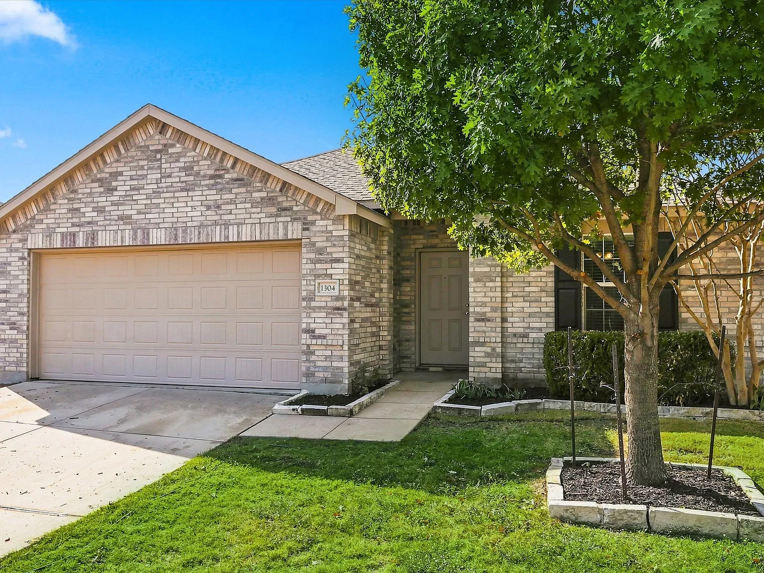 3 bed, 1753 sqft, $2,150 — Photo 1