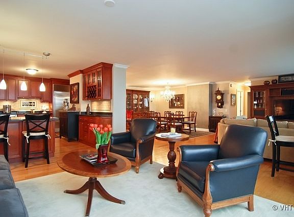 5th image of 2500 N Lakeview Ave APT 3403
