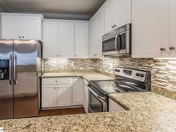 4th image of 187 Shady Grove Dr