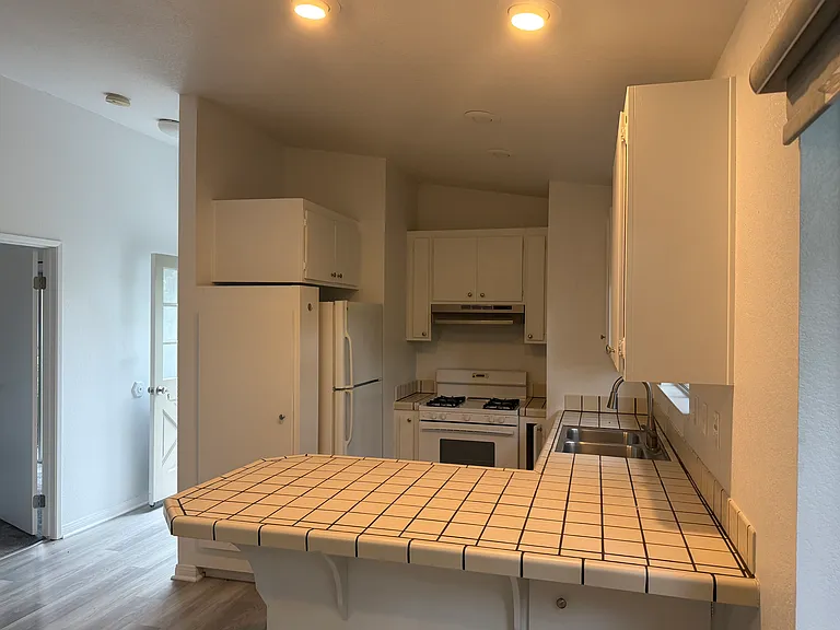 851 Romano Dr — Photo 4