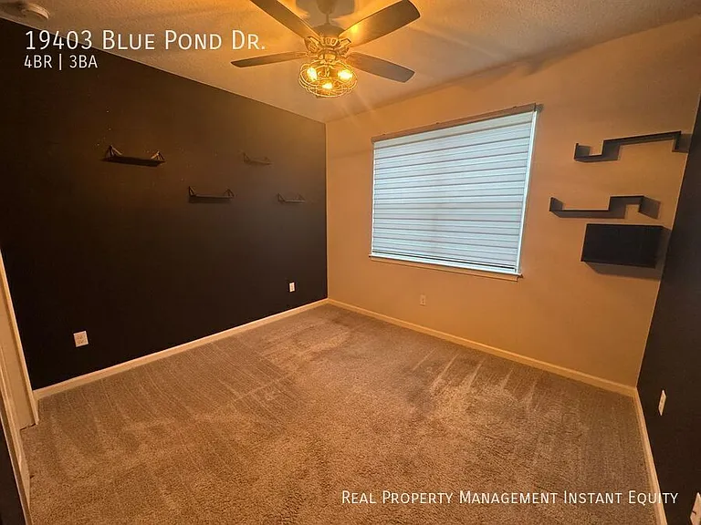 19403 Blue Pond Dr — Photo 14