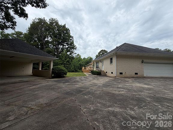 3rd image of 128 Temple Ln