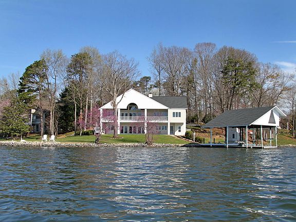 2nd image of 106 Peninsula Dr