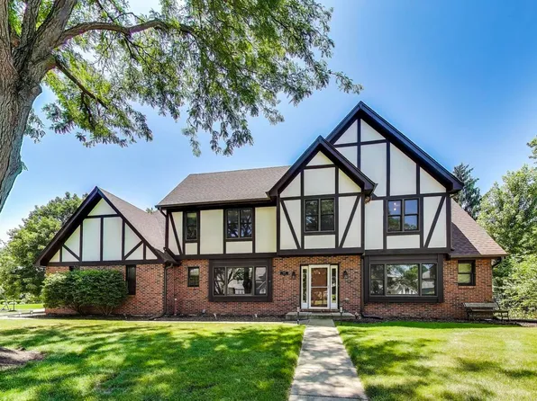 475 Waubonsee Circle Ct, Oswego, IL 60543