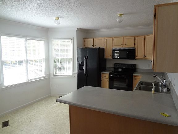 3rd image of 2049 Fieldale Pl