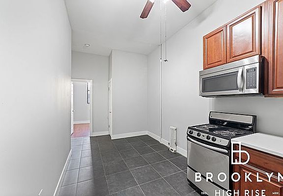 3rd image of 200 Irving Ave #2L