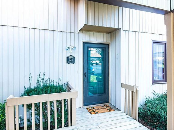 2nd image of 123 Pebble Dr #123