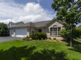 24220 Whispering Trails Dr, Plainfield, IL 60585