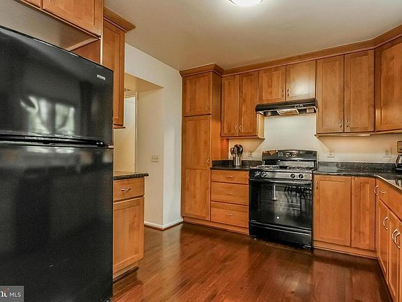 3rd image of 3249 Tayloe Ct